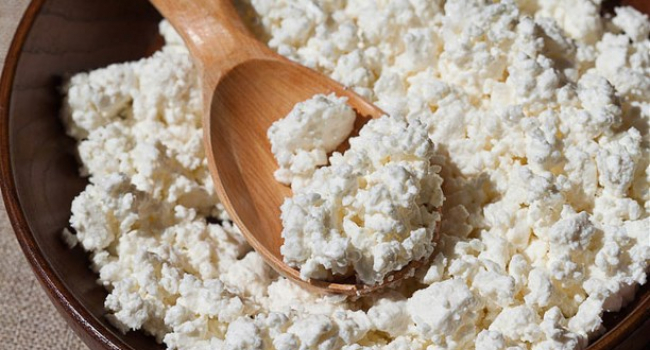 Eating Cottage Cheese Before Bed Can Help Aid Weight Loss Study