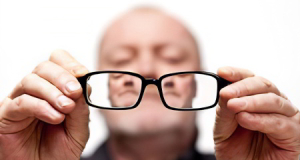 JAMA Ophthalmology: близорукость, дальнозоркость и слепота связаны с деменцией у пожилых