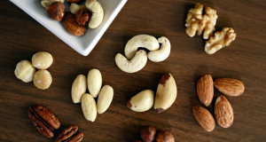 PubMed: орехи и зерновые продукты помогают увеличить продолжительность жизни