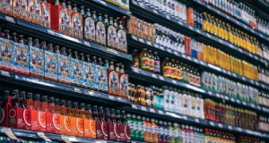 ВОЗ призвала страны ввести налоги на алкоголь и шипучие напитки