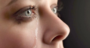 Ученые выяснили, что происходит с мужчинами из-за женских слез