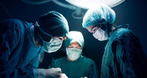 Ученые выяснили, в каких случаях хирургические операции представляют риск для пожилых людей