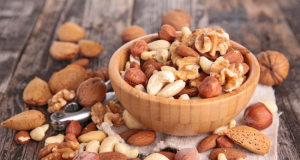 Daily Mail: eating nuts and seeds can reduce risk of cancer and heart disease