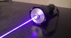 Oftalmologists warn of harm from lasers