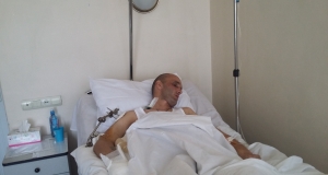 Выживший после тяжелых ранений Валерий Меграбян получает реабилитационное лечение