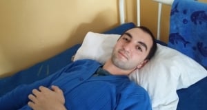 Раненый в апреле Андрей уже ходит с помощью костылей