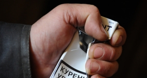Из антитабачной концепции России убрали пункт о запрете на продажу табака родившимся после 2015 года