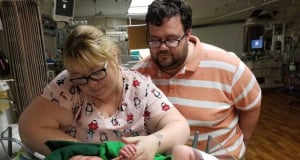 Почти рекорд: Женщина родила ребенка весом 6.7 кг