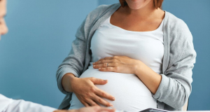 What problems may pregnant women face after the first COVID-19 vaccination?
