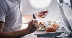 Ի՞նչ ուտել, որպեսզի երկար թռիչքը հնարավորինս հարմարավետ անցնի