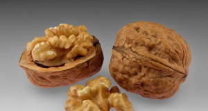 Люди, употреблявшие грецкие орехи с раннего возраста, более здоровы в пожилом возрасте - исследование