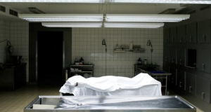 Пациентка, которую признали мертвой, «ожила» в похоронном бюро