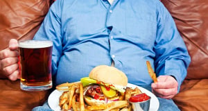 ВJN: жирная пища может повышать риск инфаркта и инсульта в молодом возрасте