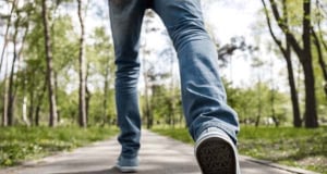 The Conversation: шаткая походка может сигнализировать о недостатке витамина В12