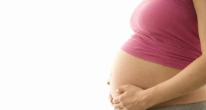 Woman with double uterus safely gives birth to twins