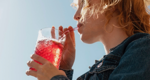 NutritHealth: soda and alcohol increase the risk of hair loss