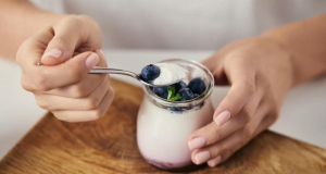 Nutrients: Греческий йогурт после тренировки снижает воспаление лучше, чем углеводы