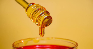 Honey Shows Promise in Slowing Skin Aging